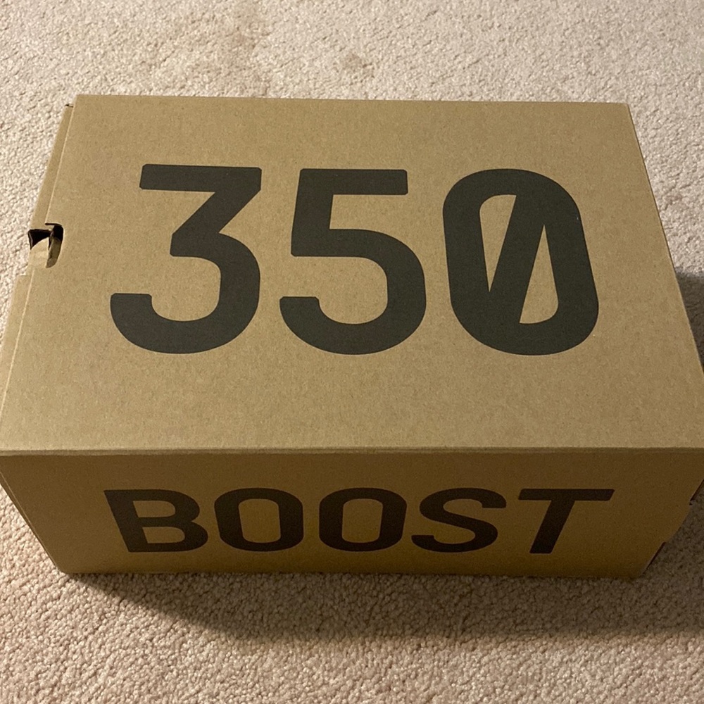 Yeezy boost 350 V2 ‘semi frozen yellow/raw steel red’